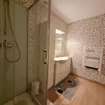 Les Glycines Bed & Breakfast