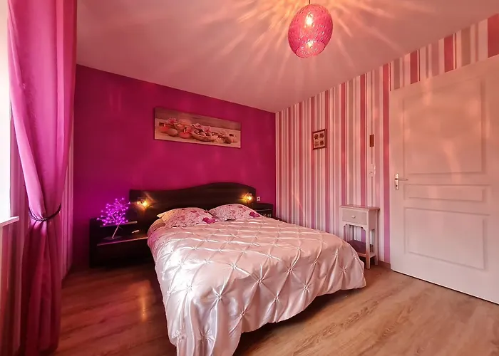 Les Glycines Bed & Breakfast